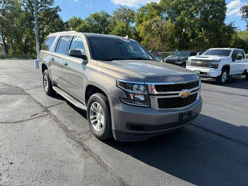 Pepperdust Metallic 2019 Chevrolet Suburban LT