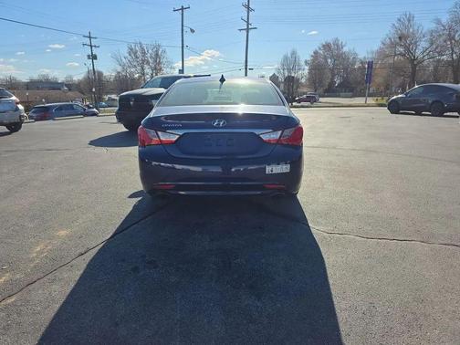 2011 Hyundai SONATA SE