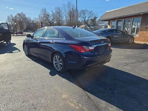 2011 Hyundai SONATA SE