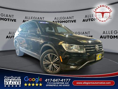 Deep Black Pearl Metallic 2018 Volkswagen Tiguan 2.0T SEL