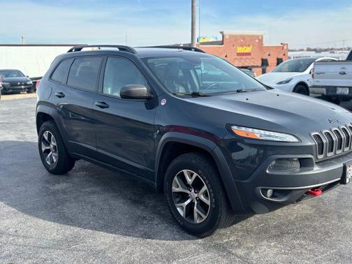 2016 Jeep Cherokee Sport