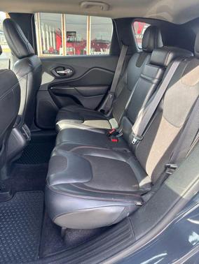 2016 Jeep Cherokee Sport