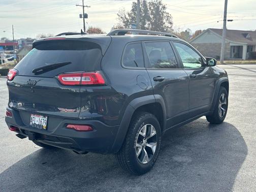 2016 Jeep Cherokee Sport