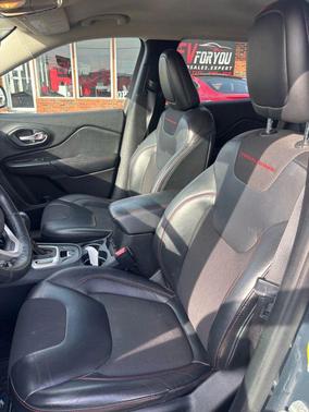 2016 Jeep Cherokee Sport