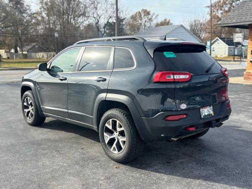 2016 Jeep Cherokee Sport