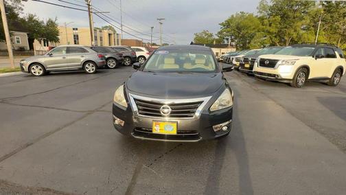 Storm 2015 Nissan Altima 2.5 SV