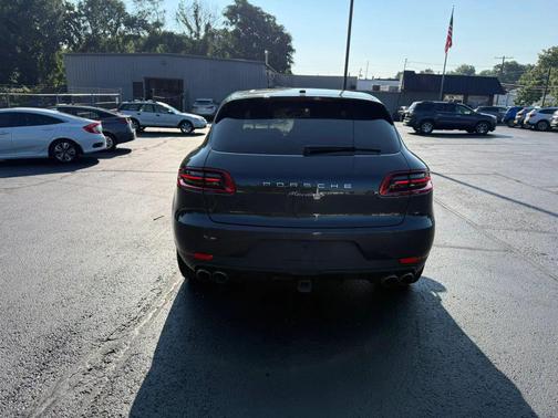 2017 Porsche Macan Macan