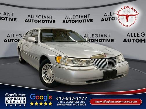 2002 Lincoln Town Car Signature