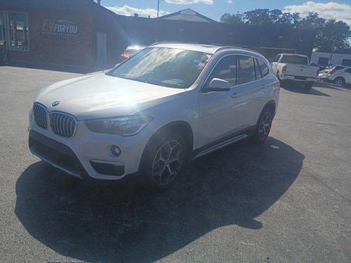 Mineral White Metallic 2019 BMW X1 sDrive28i