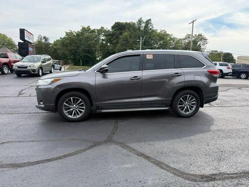 Predawn Gray Mica 2019 Toyota Highlander XLE