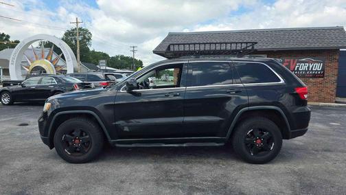 Brilliant Black Crystal Pearlcoat 2012 Jeep Grand Cherokee Laredo