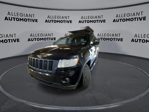 Brilliant Black Crystal Pearlcoat 2012 Jeep Grand Cherokee Laredo