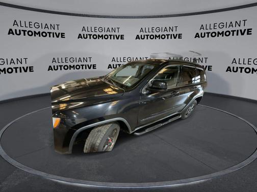 Brilliant Black Crystal Pearlcoat 2012 Jeep Grand Cherokee Laredo