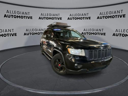 Brilliant Black Crystal Pearlcoat 2012 Jeep Grand Cherokee Laredo