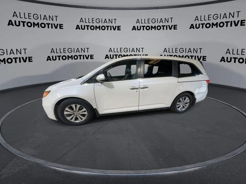 White Diamond Pearl 2016 Honda Odyssey EX-L