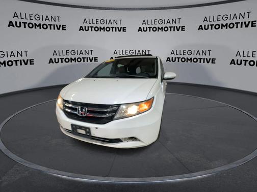White Diamond Pearl 2016 Honda Odyssey EX-L