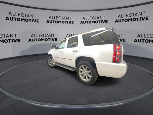 Summit White 2011 GMC Yukon Denali