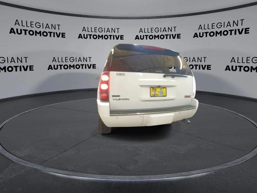 Summit White 2011 GMC Yukon Denali