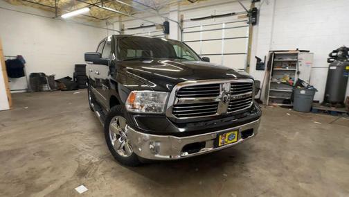 Brilliant Black Crystal Pearlcoat 2018 RAM 1500 Big Horn