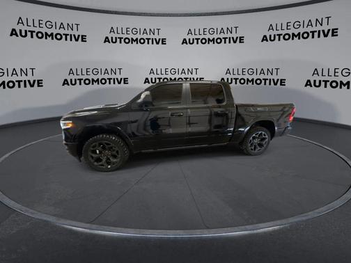 Diamond Black Crystal Pearlcoat 2020 RAM 1500 Limited