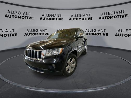 Brilliant Black Crystal Pearlcoat 2011 Jeep Grand Cherokee Limited