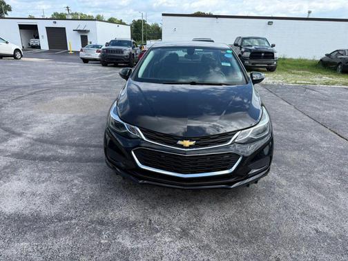 Mosaic Black Metallic 2018 Chevrolet Cruze LT