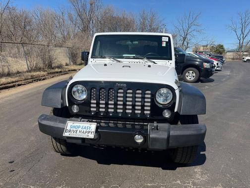 Bright White Clearcoat 2016 Jeep Wrangler Willys Wheeler