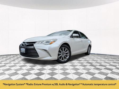 Blizzard Pearl 2015 Toyota Camry XLE