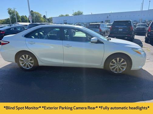 Blizzard Pearl 2015 Toyota Camry XLE