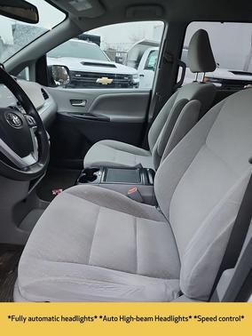 2019 Toyota Sienna LE