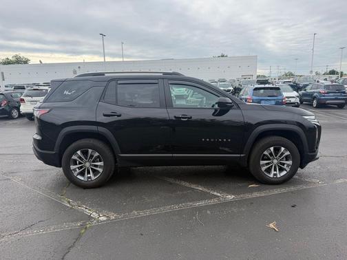 Mosaic Black Metallic 2025 Chevrolet Equinox 1LT