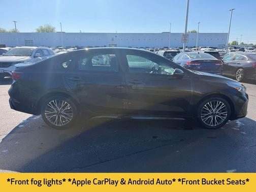 Aurora Black 2024 Kia Forte GT-Line
