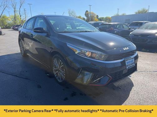 Aurora Black 2024 Kia Forte GT-Line