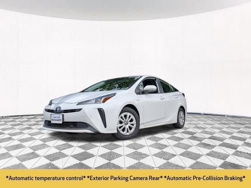 Super White 2021 Toyota Prius LE