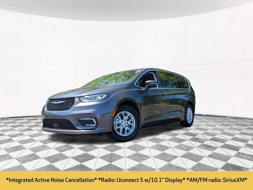 Crystal Metallic 2023 Chrysler Pacifica Touring L