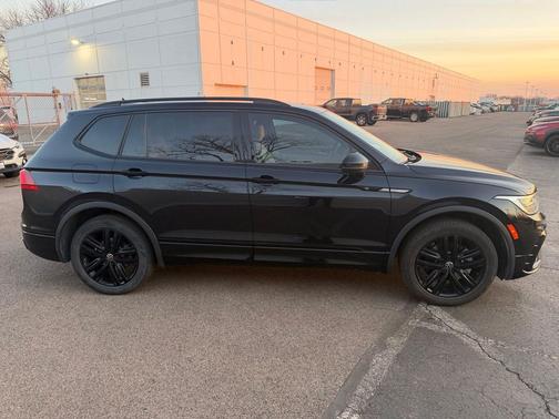 2022 Volkswagen Tiguan 2.0T SE R-Line Black 4MOTION