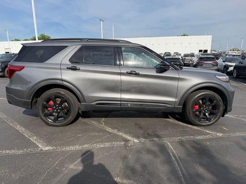 Carbonized Gray Metallic 2023 Ford Explorer ST