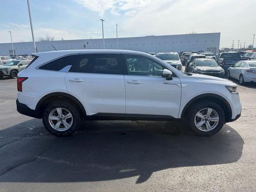 Glacial White Pearl 2023 Kia Sorento LX