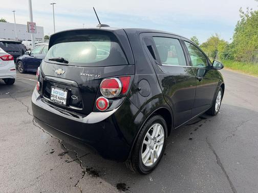 Mosaic Black Metallic 2016 Chevrolet Sonic LT
