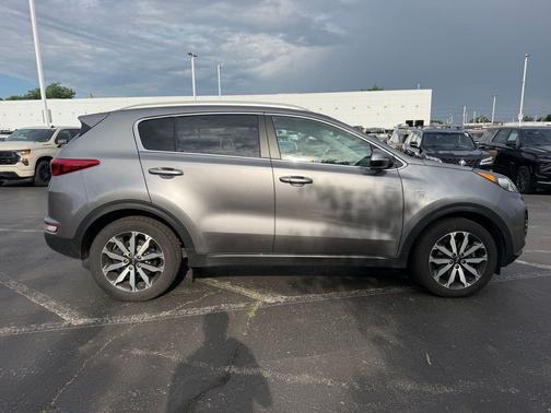 Mineral Silver 2017 Kia Sportage EX