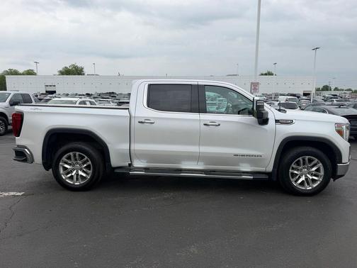 White Frost Tricoat 2021 GMC Sierra 1500 SLT