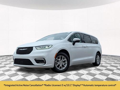 Bright White Clearcoat 2023 Chrysler Pacifica Touring L
