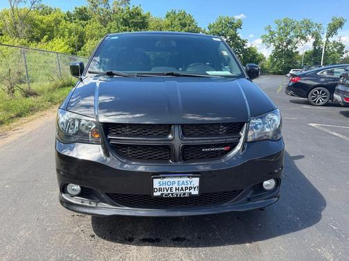 Black Onyx Crystal Pearlcoat 2019 Dodge Grand Caravan SE