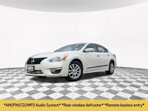 Pearl White 2014 Nissan Altima 2.5 S