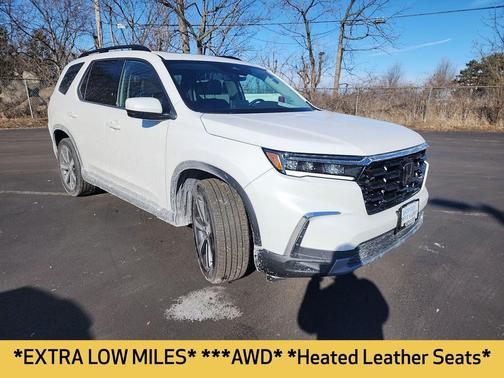2025 Honda Pilot Touring 8-Passenger