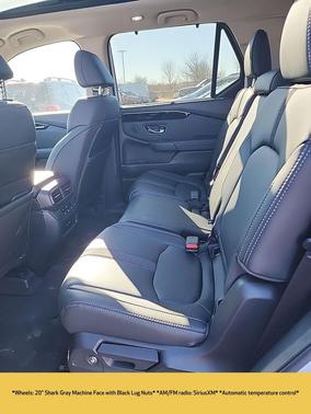2025 Honda Pilot Touring 8-Passenger