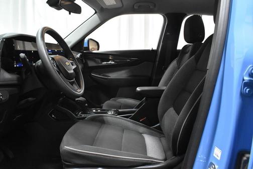 Fountain Blue 2024 Chevrolet Trailblazer LT