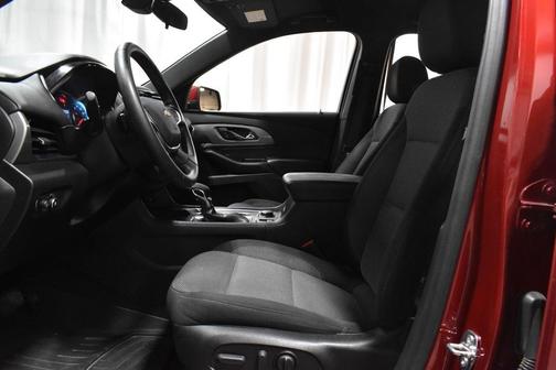 Radiant Red Tintcoat 2023 Chevrolet Traverse LT Cloth