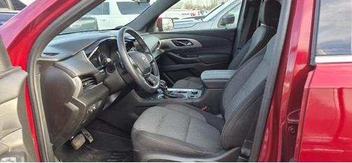 Radiant Red Tintcoat 2023 Chevrolet Traverse LT Cloth