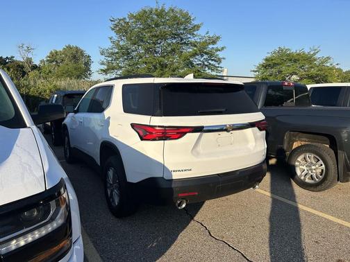 2023 Chevrolet Traverse LT Cloth